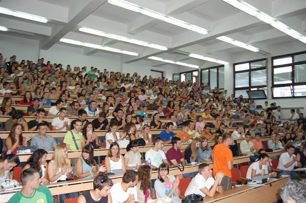 Ђаци само на папиру